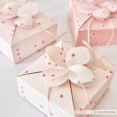 Alexandra Renke Designpapier Lieblingsblüten auf Altrosa 200gr. 12x12" PRE-ORDER Lieferbar ab 17.04.2026