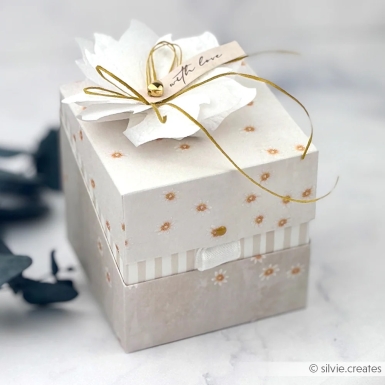 Preview: Alexandra Renke Designpapier Lieblingsblüten auf Greige 200gr. 12x12