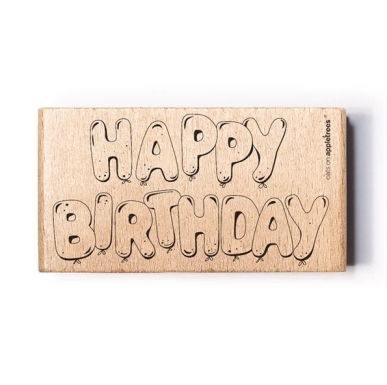 Cats on appletrees Holzstempel Happy Birthday 7.9x4.3cm Ballonschrift PRE-ORDER Lieferbar ab 23.04.2026