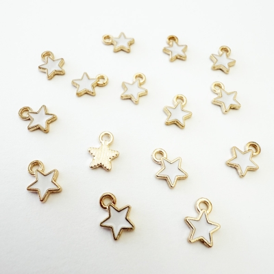 Sternanhänger weiss-gold 6mm 15 Stück
