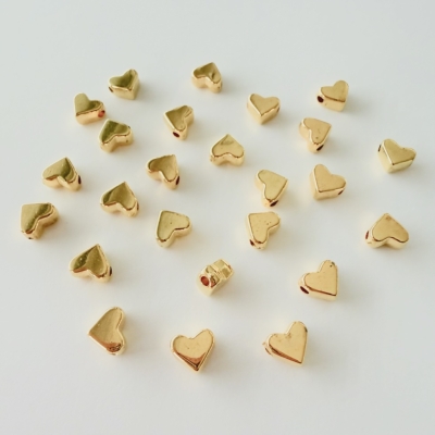 Herzanhänger gold glänzend gelocht 6mm 25 Stück