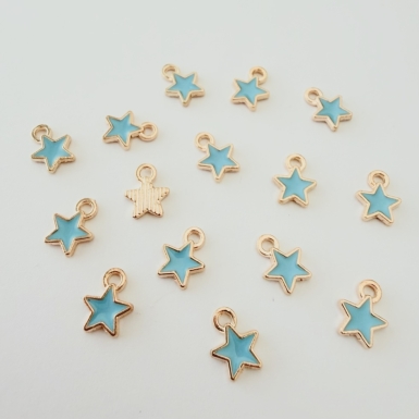 Sternanhänger hellblau-gold 6mm 15 Stück
