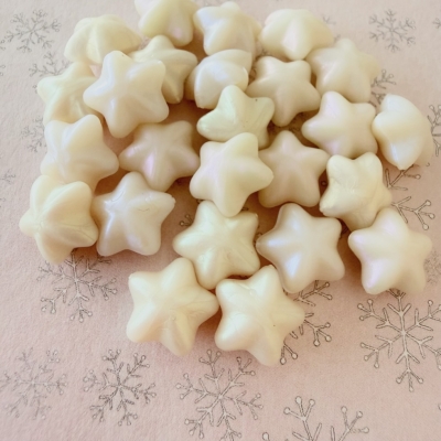 Sternförmige Siegelwachsperlen irisierend 25 Stück