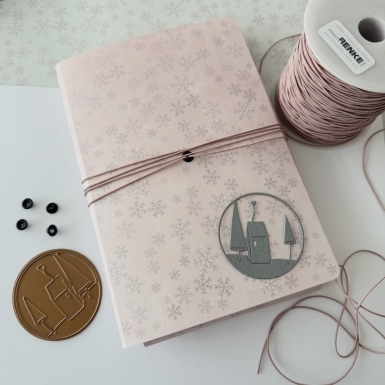 Preview: Alexandra Renke Stanzformen Herzhaus Szene im Kreis 6.0cm